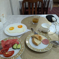 とある日の朝食。野菜が充実していてありがたい