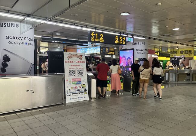 西門駅 (MRT板南線・松山線)