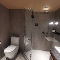 シャワールームは若干広さある。