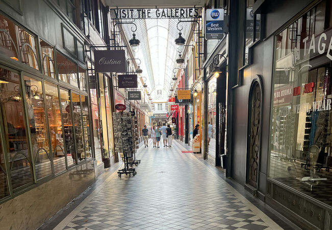 Bonjour Paris パリ20区街歩き Bonjour Paris パリ20区街歩き Bonjour Paris パリ20区街歩き