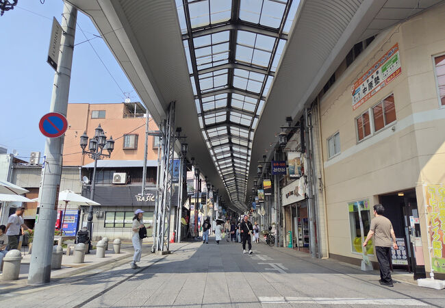 5つの表情の異なる商店街が連なって、全長1.2kmもある商店街
