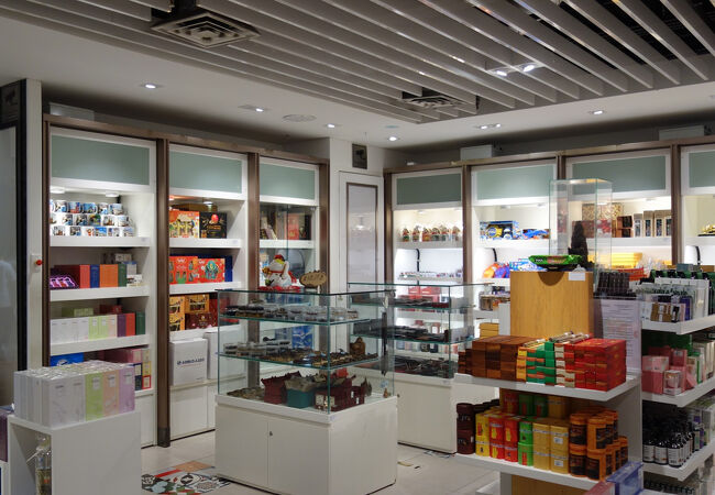 Sasco Duty Free (タンソンニャット国際空港)