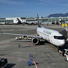 バンクーバーーカルガリー往復は何も737-8max