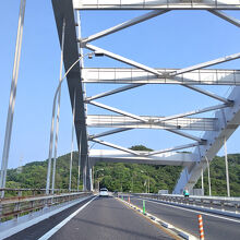 「しまなみ海道」の唯一のアーチ橋