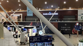 広くてきれいな空港