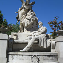 フェルディナント・ライムントの雄姿