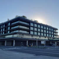 スッキリはしていますが、オフィスビルのような外観