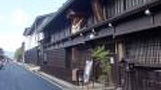 瀬戸川と白壁土蔵街