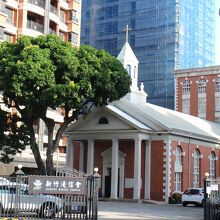 北大路を挟んで　