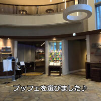 朝食会場は一番下の階にあります