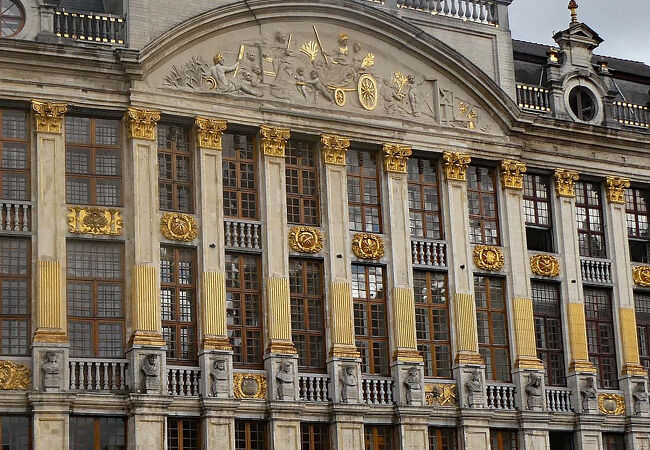 現在はホテルやレストランになっています