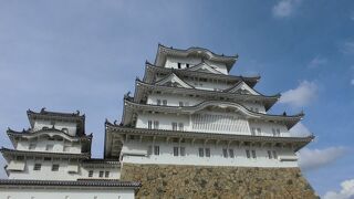 世界遺産・国宝の姫路城は、体力がある時に行っておかないと後悔します。