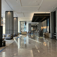 ロビーも高級感があってピカピカ