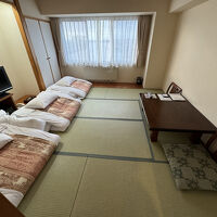 宿泊した和室は温泉旅館並みの広さがあります。