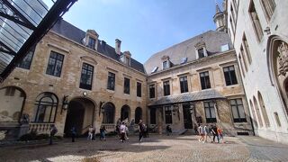 中庭はいつでも無料