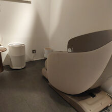 マッサージチェアが1つあります