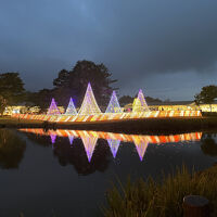 駅前のアウトレットのライトアップ