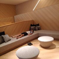 フィットネスルームと大浴場のエリアのロビー的なところ