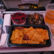 チーズパスタ。基本デザートは全て美味しかったです。