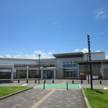 国道8号線のSA的存在で規模も充実