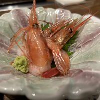 この甘えびは、サービス。一人ずつ、造り、煮物、焼物から選べる