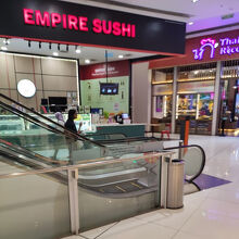 モールの地上階