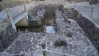 春日神社裏手の復元環濠