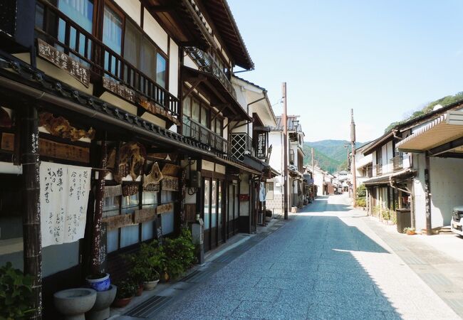 「のれん」の町並み