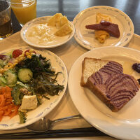 朝食もラウンジでの軽食も美味しいです。