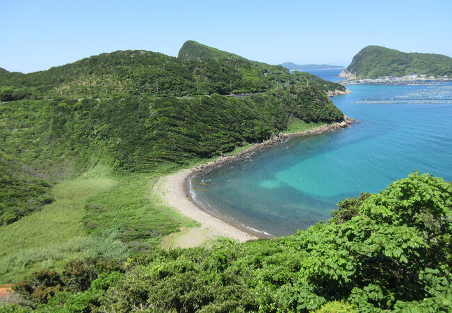 柏島で「船が浮く」ほど綺麗な海を眺めたり、ダイビングや釣りその他の楽しみが多いです