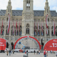 メーデーの市庁舎 