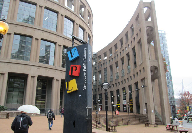 バンクーバー公共図書館