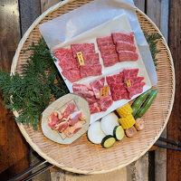 高千穂牛部位別3種食べ比べや妻地鶏