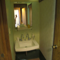 洗面は広くはないですが十分に使えます