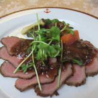 夕食のローストビーフ