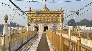 荘厳な雰囲気の寺院でした