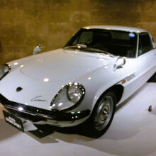 ロータリーエンジンのコスモスポーツ