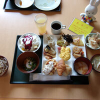 朝食はビュッフェスタイル。一例です。