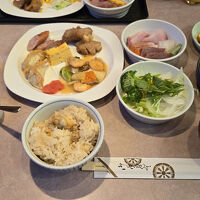 刺身に煮魚も美味しいです