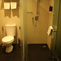 トイレとシャワーブース