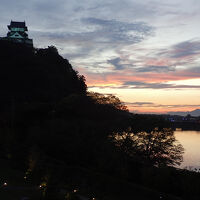夕焼けと犬山城