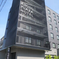 新しいホテル　すぐ隣にコンビニあり