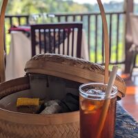 レストランでのアフタヌーンティー