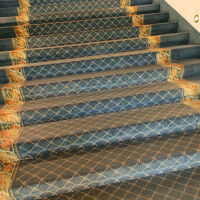 ホテル入口の階段