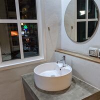 トイレ前洗面所