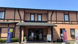 和菓子でも洋菓子でも、ご進物から自分用まで何でもそろうお菓子屋さん。