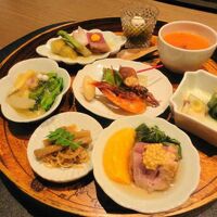 夕食　前肴　八種