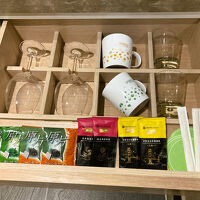 引き出しを開けたらカップやグラスがたくさん