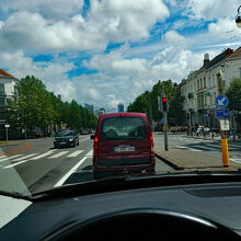 ブリュッセル街中をレンタカーで走りました