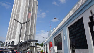 食べ物以外の土産物は何でもここで買える